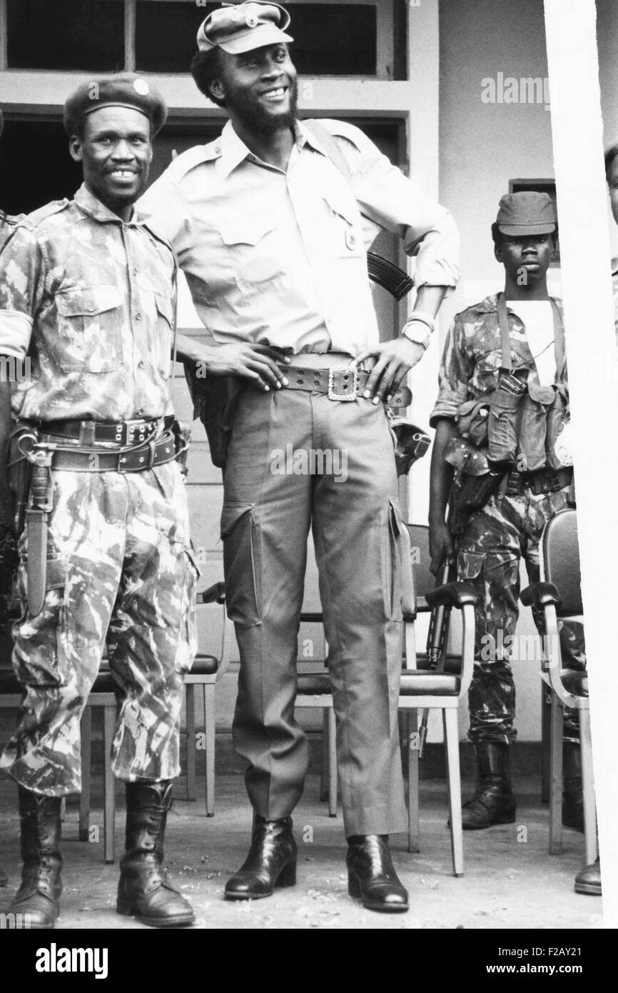 Il colonnello Samuel Chiwale, Comandante in Capo delle Forze Armate dell'UNITA, febbraio 1976. L'UNITA, l'Unione Nazionale per l Indipendenza Totale dell Angola era impegnata in una guerra civile contro il Movimento Popolare per la liberazione dell'Angola (MPLA). Nel tempo è diventata Guerra Fredda guerra proxy con gli Stati Uniti e il Sud Africa sostenendo l'UNITA. La lotta si è conclusa nel 2002 con l'UNITA disarmante. (CSU 2015 9 924) Foto Stock