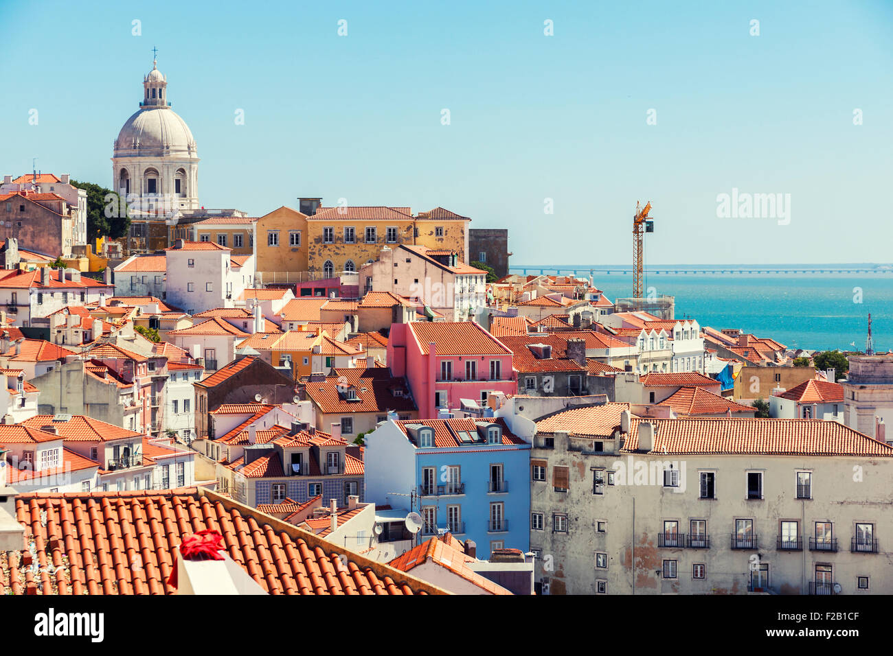 Vista di Alfama a Lisbona, Portogallo Foto Stock