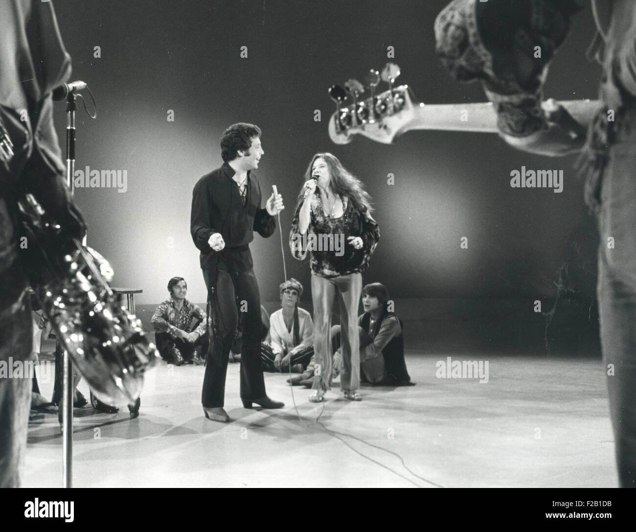 JANIS JOPLIN con Tom Jones il suo 'Questo è Tom Jones' TV show nel 1969. Foto Polygram Foto Stock