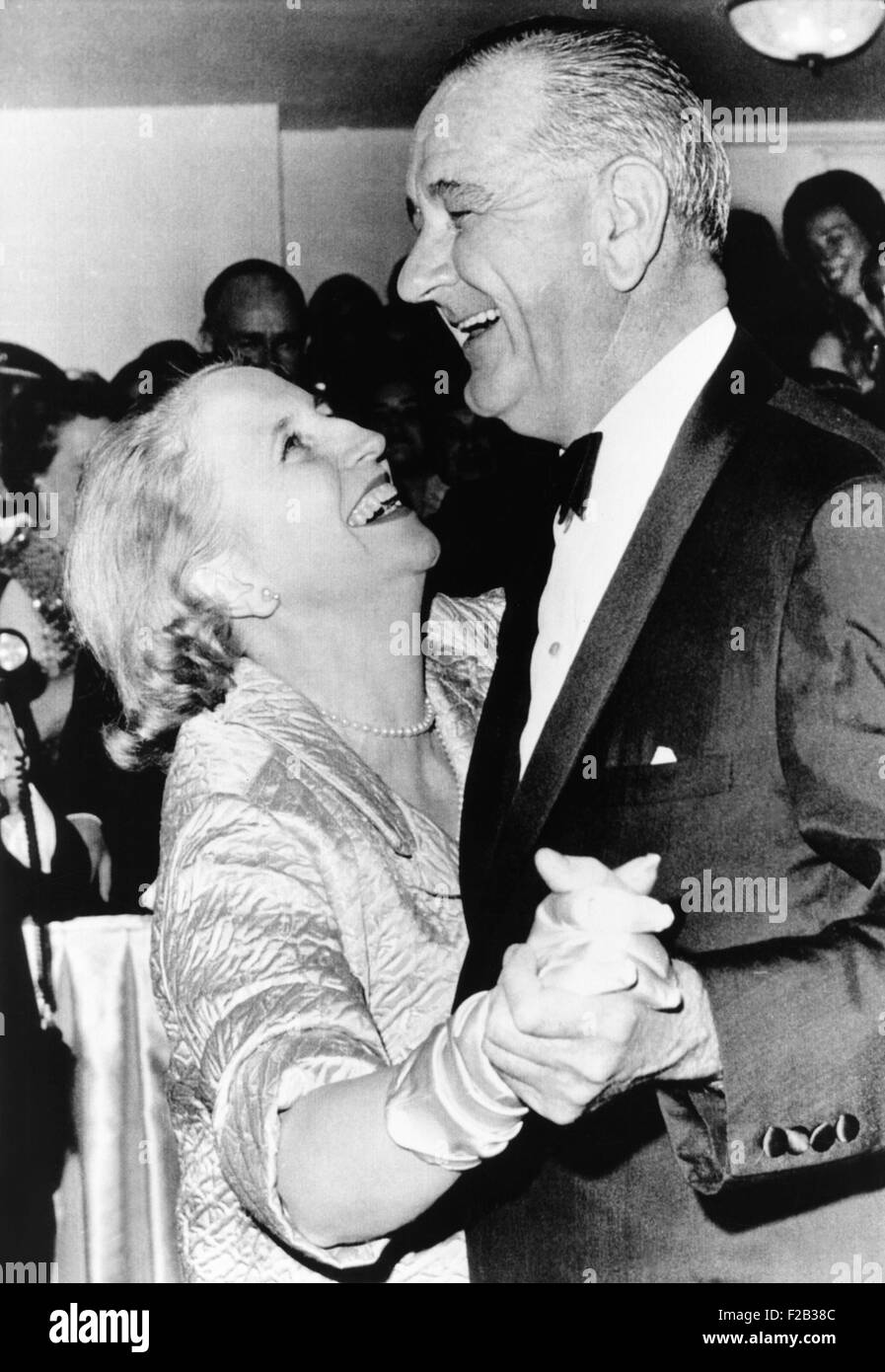 Margaret Truman Daniel danze con il presidente Johnson a sfera inaugurale al Mayflower Hotel. Era figlia unica di Foto Stock