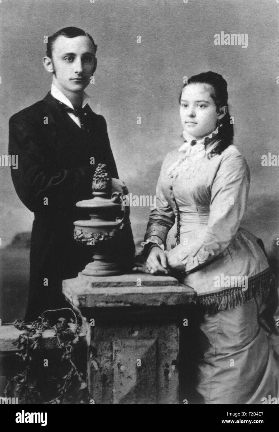 J. Edgar Hoover genitori, Anna Marie Scheitlin e Dickerson Naylor Hoover. Entrambi sono stati nel loro 30's quando il futuro direttore dell'FBI era nato il 1 gennaio 1895. - (BSLOC 2015 1 5) Foto Stock