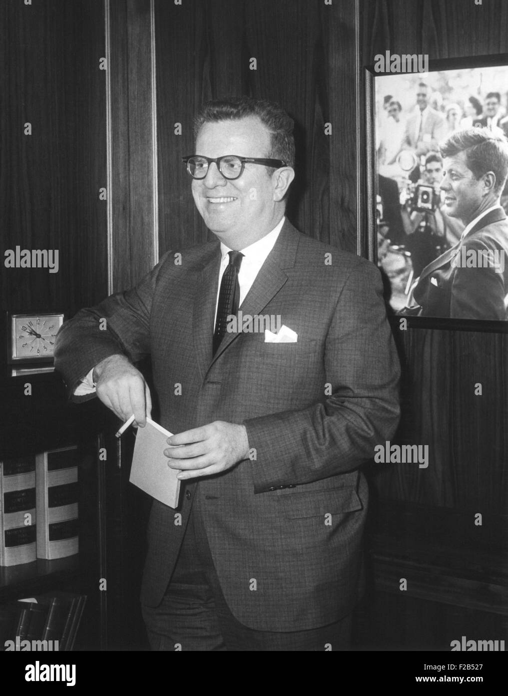 Lawrence O'Brien, presidente Kennedy è Assistente speciale del Presidente per le relazioni del Congresso. Il 25 gennaio, 1961. - (BSLOC 2015 1 135) Foto Stock