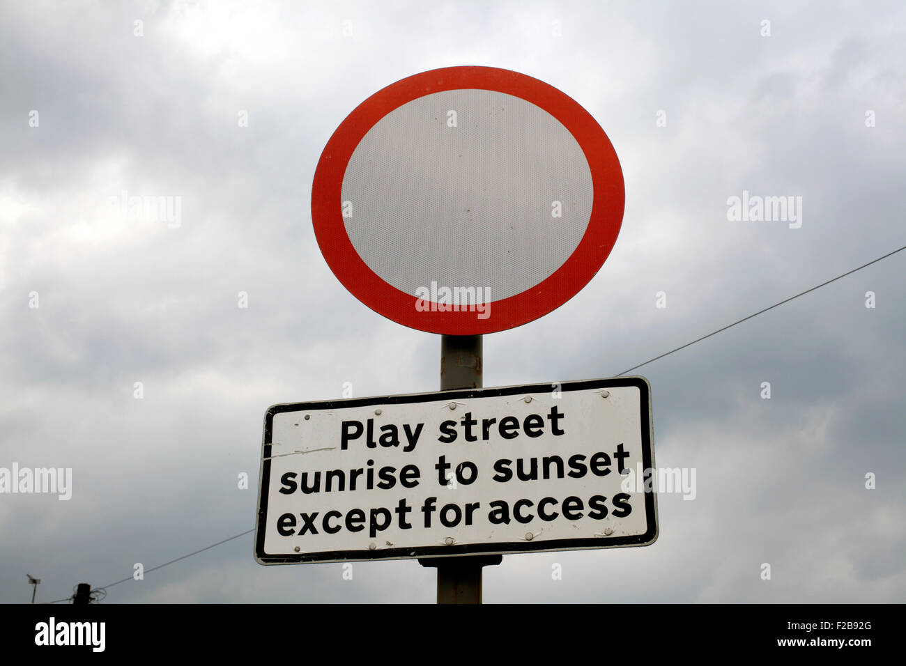 "Play street' cartello stradale, Beatrice Street, Liverpool. Foto Stock