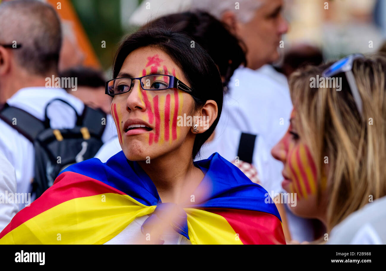 Le ragazze alla dimostrazione per l'indipendenza di Barcellona il catalano di giornata nazionale (Diada) - 11 Settembre 2015 Foto Stock