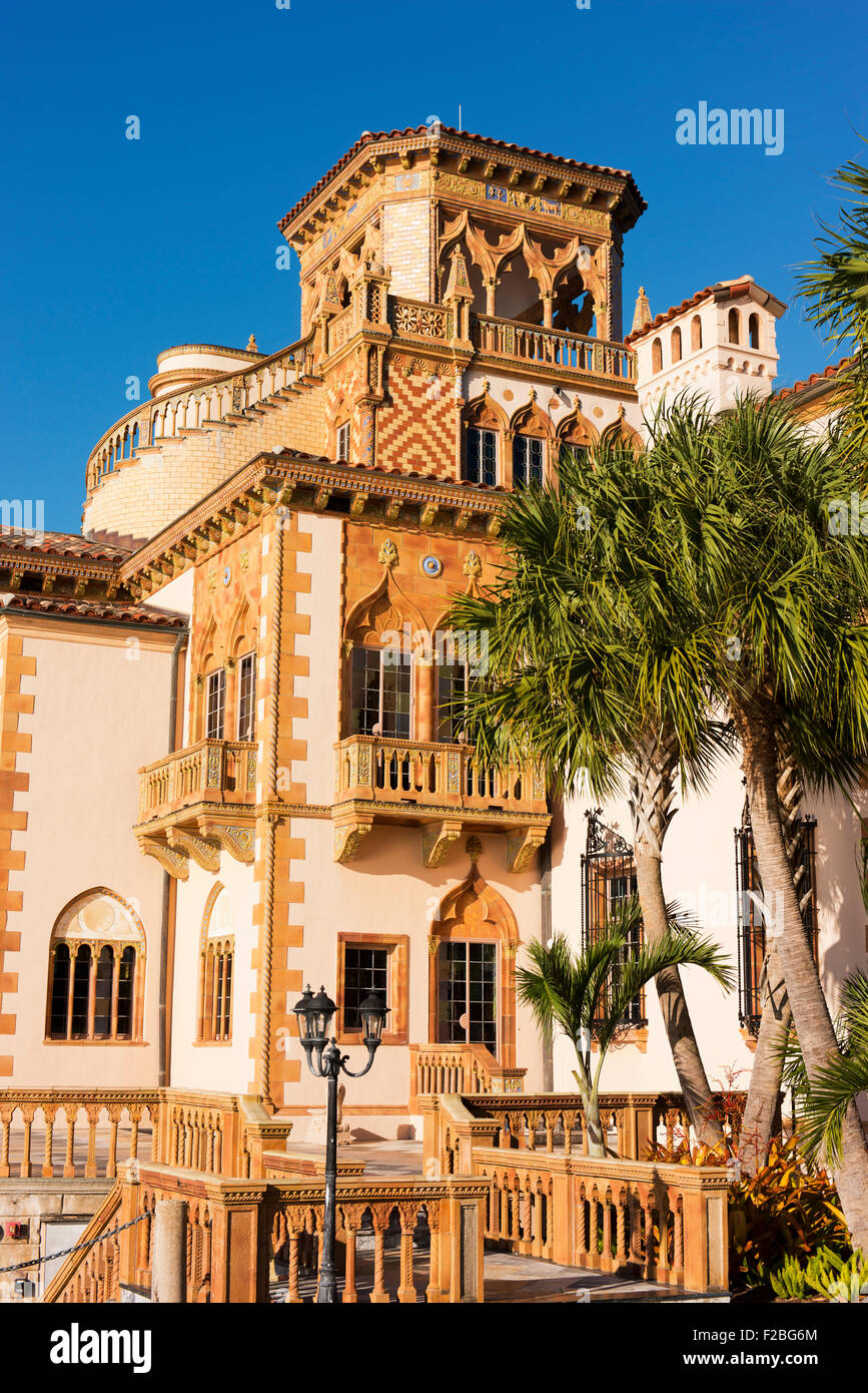 Ca d'Zan, che significa casa di Giovanni è il palazzo costruito da John e Mable Ringling di Sarasota in Florida. Foto Stock