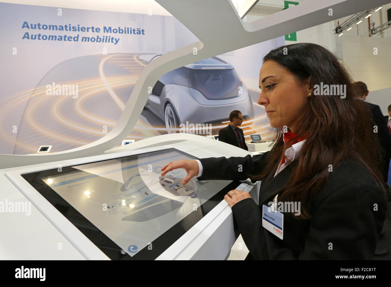 Frankfurt/M, 16.09.2015 - mobilità collegata al sistema Bosch stand presso il 66° International Motor Show IAA 2015 (Internationale Automobil Ausstellung, IAA) di Francoforte sul Meno, Germania Foto Stock