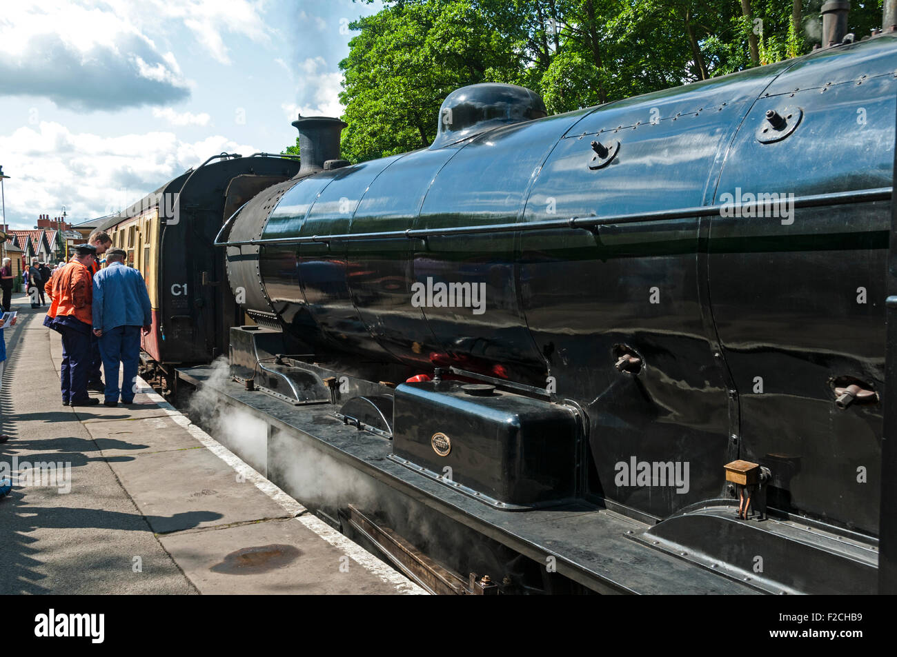 LNER Q6 0-8-0 n. 63395 locomotiva a vapore a Pickering stazione sul NYMR, nello Yorkshire, Inghilterra, Regno Unito Foto Stock