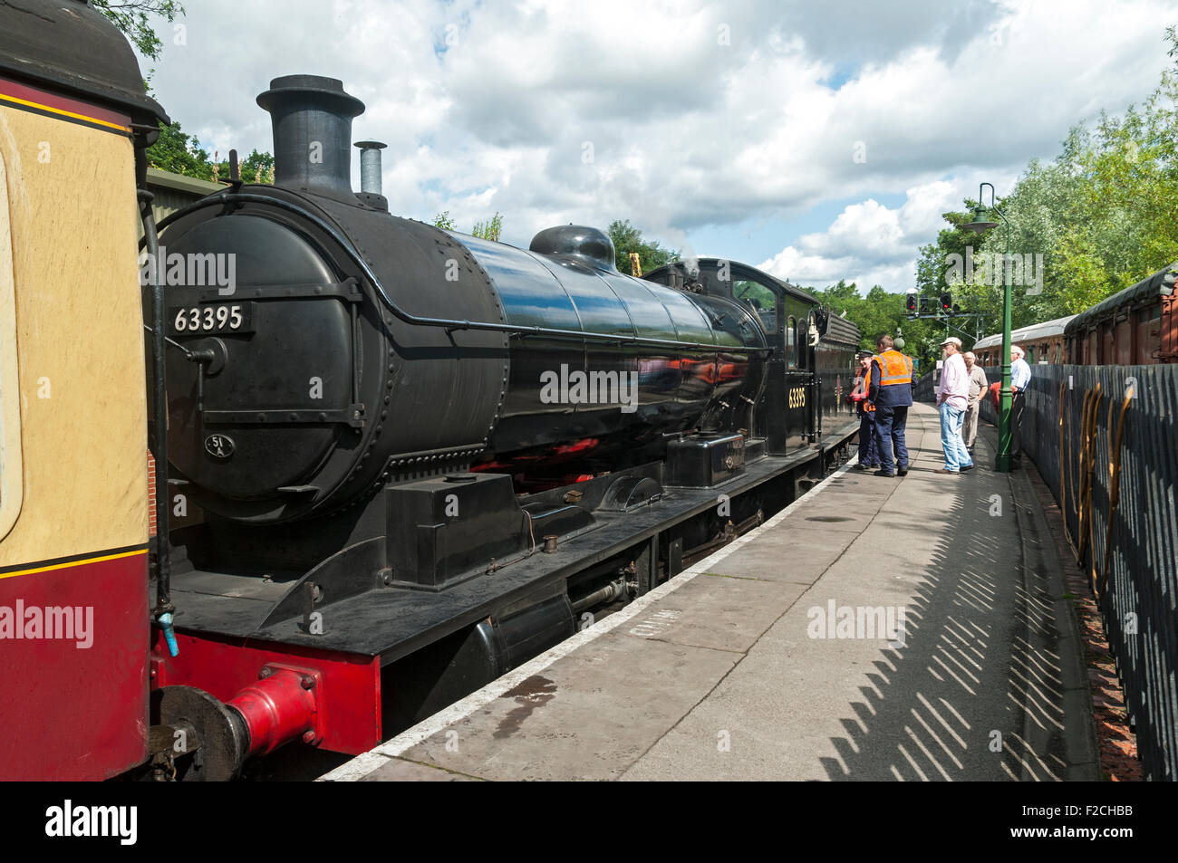 LNER Q6 0-8-0 n. 63395 locomotiva a vapore a Pickering stazione sul NYMR, nello Yorkshire, Inghilterra, Regno Unito Foto Stock