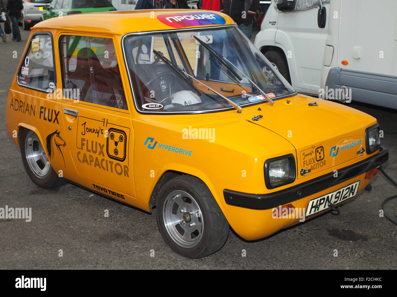 Enfield 8000 electric drag racing car a Santa Pod. Foto Stock