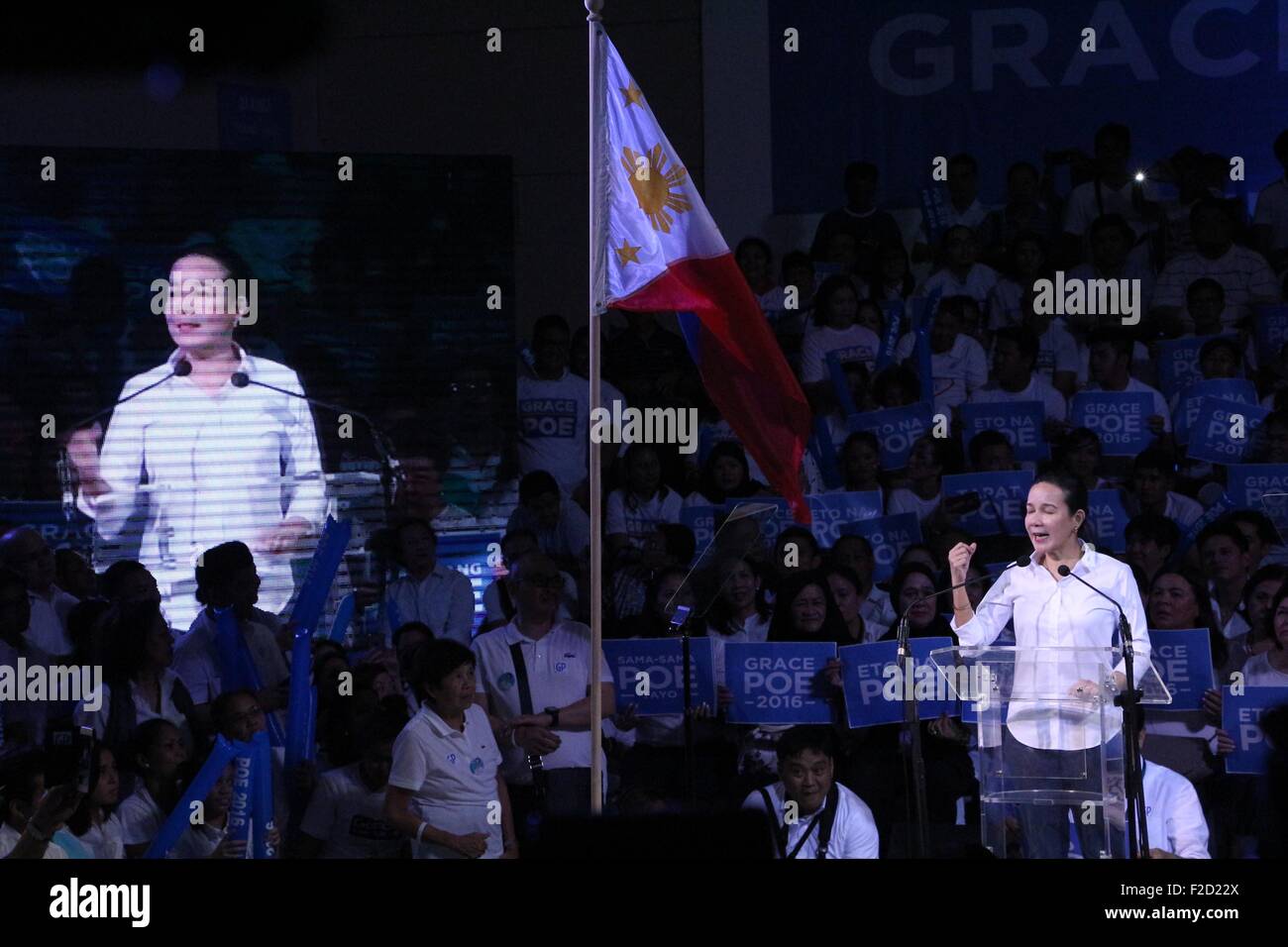 Quezon City, Filippine. Xvi Sep, 2015. Gesti di Philippine Senatrice Grazia Poe (figlia di fine l attore Fernando Poe Jr) durante il suo annuncio della sua candidatura per la posizione presidenziale per il 2016 elezione nazionale nella Bahay Alumni presso l' Università delle Filippine (UP), Diliman Quezon City. Credito: PACIFIC PRESS/Alamy Live News Foto Stock