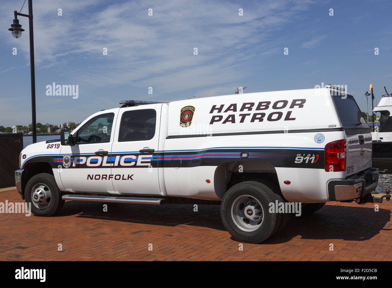 Porto pattuglia di polizia veicolo parcheggiato sulla sponda anteriore Virginia Norfolk Foto Stock