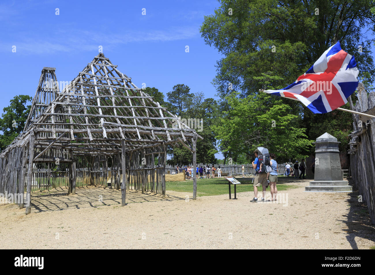 Bandiera dell'Unione del 1606 battenti presso il centro storico di Jamestown Settlement museo vivente di storia Foto Stock