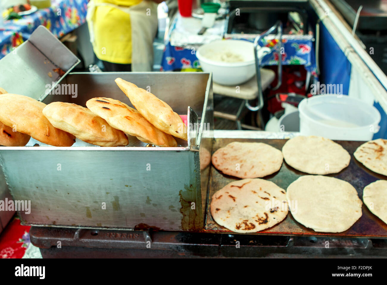 Messicano Gorditas street alimenti fritti Foto Stock