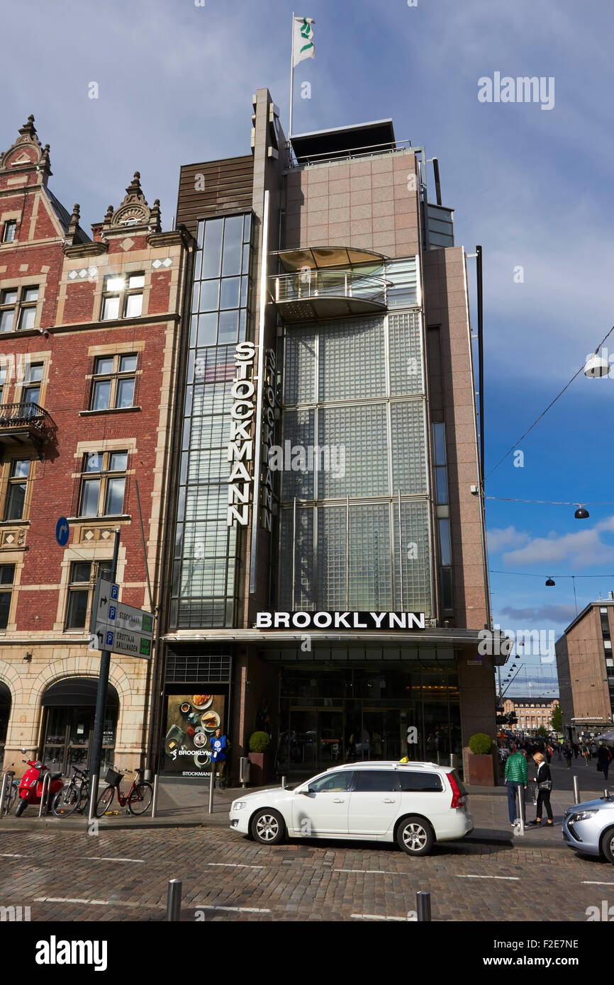 Grande magazzino Stockmann con Brooklynn pubblicizzare, Helsinki Finlandia Foto Stock