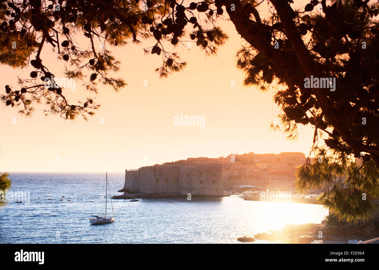 Vista di Dubrovnik, famosa città in Croazia Foto Stock