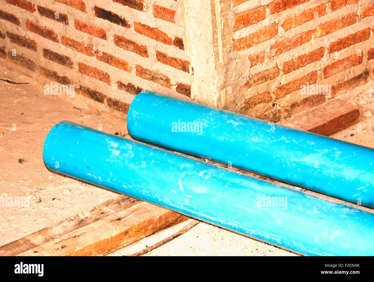 Installazione di fogna all'interno dell'edificio. Foto Stock