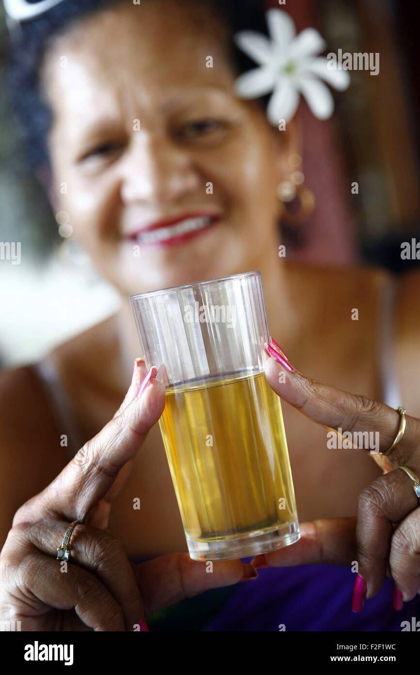 Tahiti, Polinesia francese, 2013: handmade monoi di tahiti Foto Stock