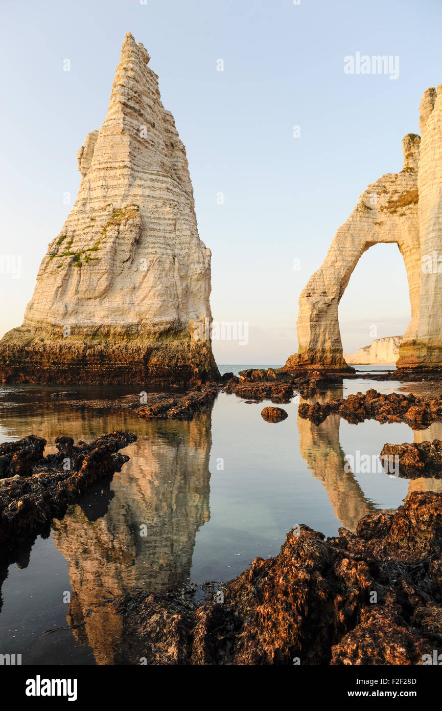 Le Scogliere di Etretat (Francia settentrionale) Foto Stock