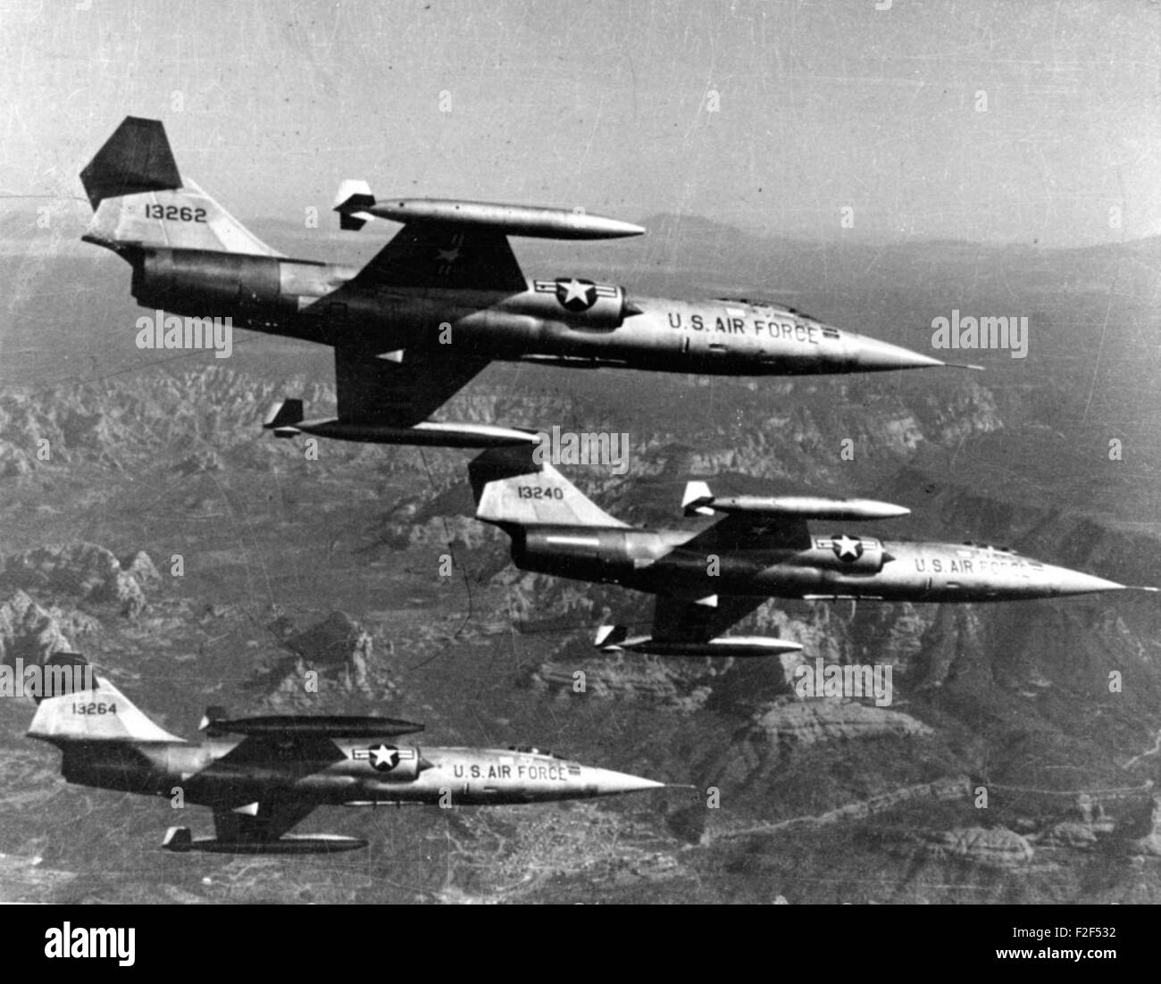 Il Lockheed F-104G (seriale 63-13262) era una variante dell'F-104 Starfighter utilizzato dai paesi della NATO. Nota per la sua velocità e agilità, ha svolto un ruolo significativo nella strategia di difesa aerea della NATO durante la Guerra fredda. Foto Stock