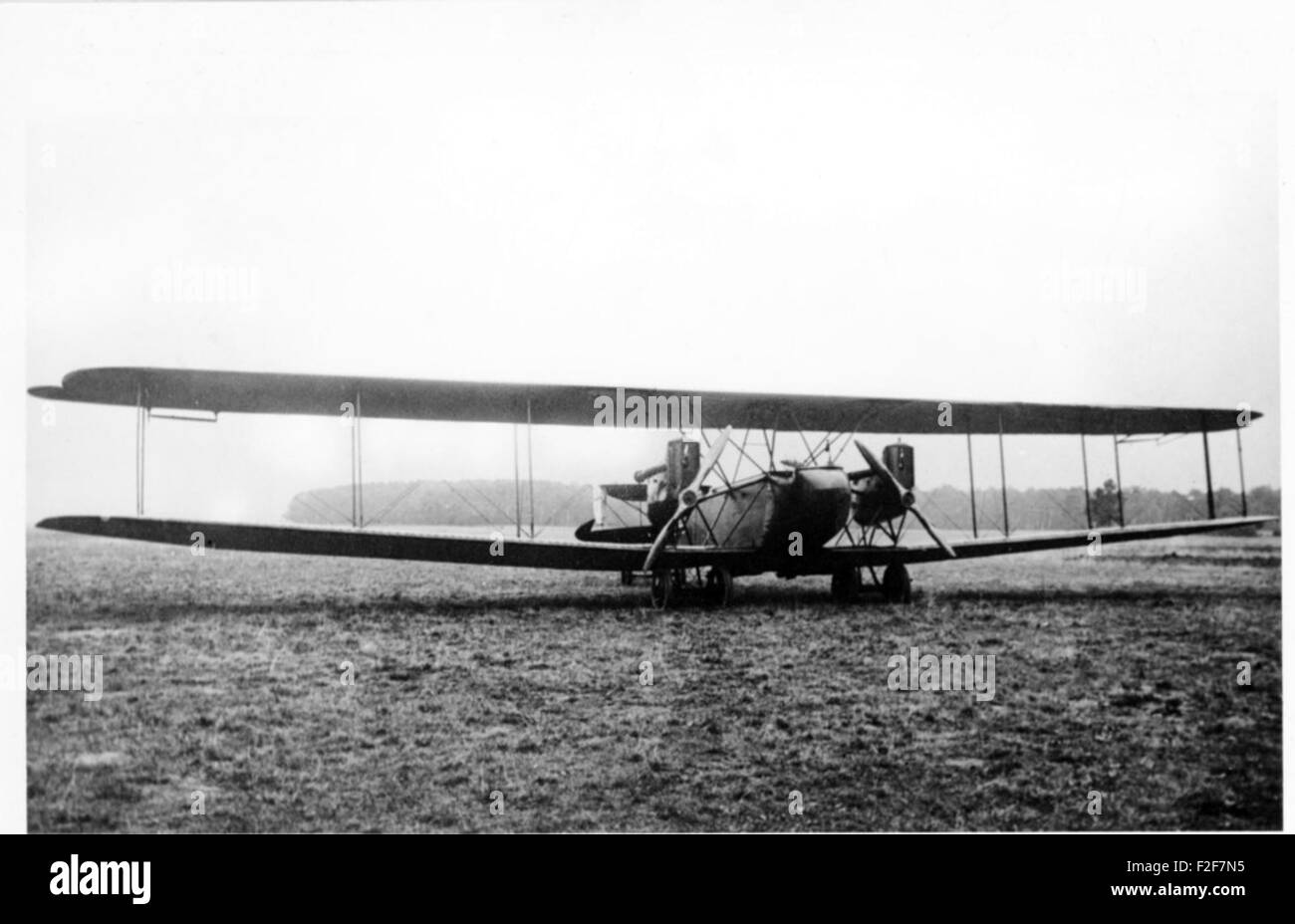 Una fotografia del 1918 dell'AEG G V, un aereo da bombardamento tedesco utilizzato durante la prima guerra mondiale. Il G V fu utilizzato per missioni di bombardamento strategico ed era uno dei bombardieri più avanzati del suo tempo. Foto Stock