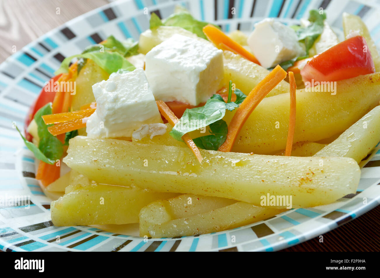 Haystak cibo - piatto composto da un cibo amidaceo in combinazione con verdure fresche Foto Stock