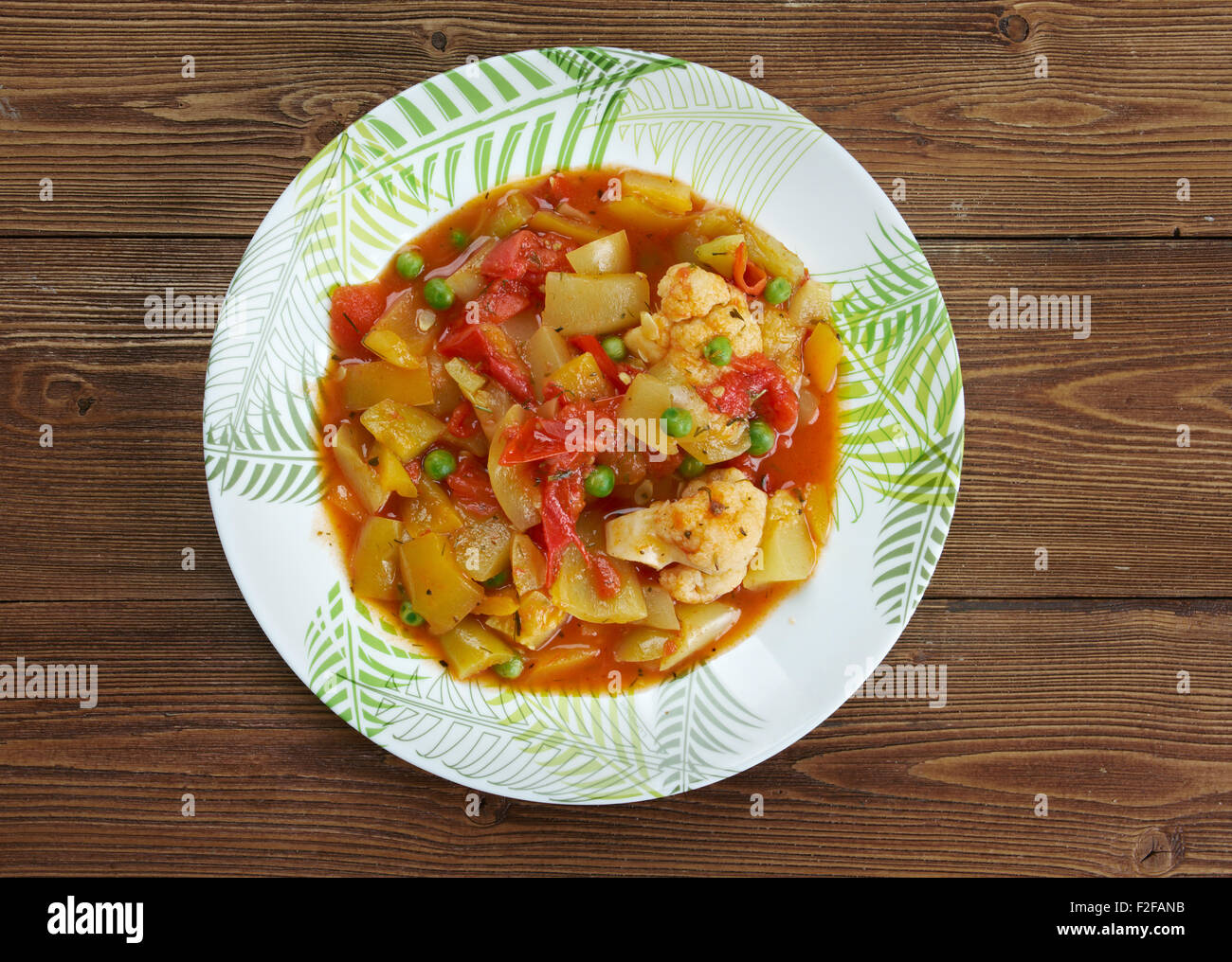 Ghiveci - stufato di verdure cotte o insalata di verdure. Foto Stock