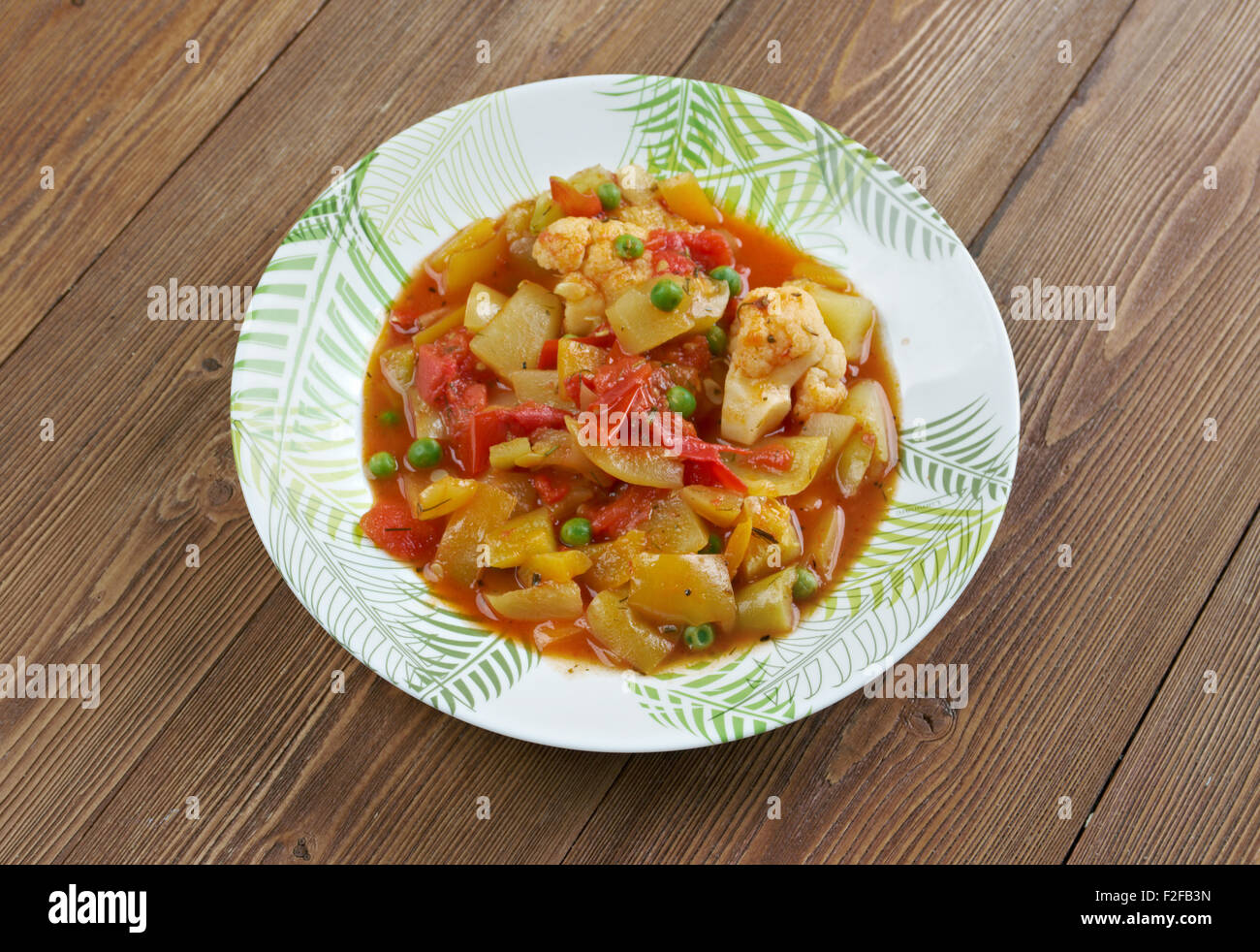 Ghiveci - stufato di verdure cotte o insalata di verdure. Foto Stock