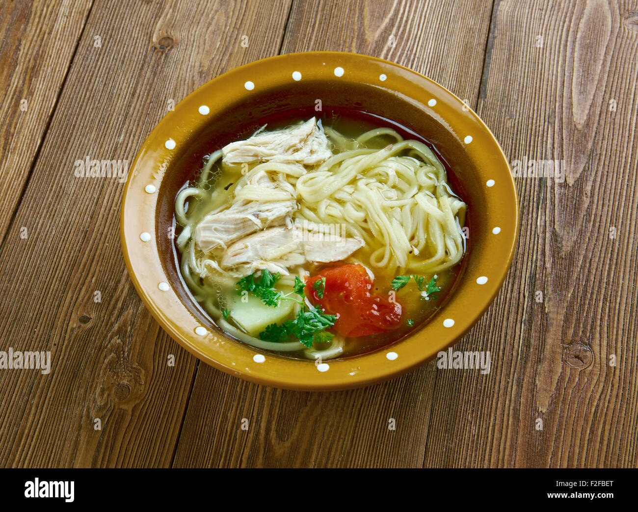 Ugra-osh -Uzbek pollo zuppa di noodle Foto Stock