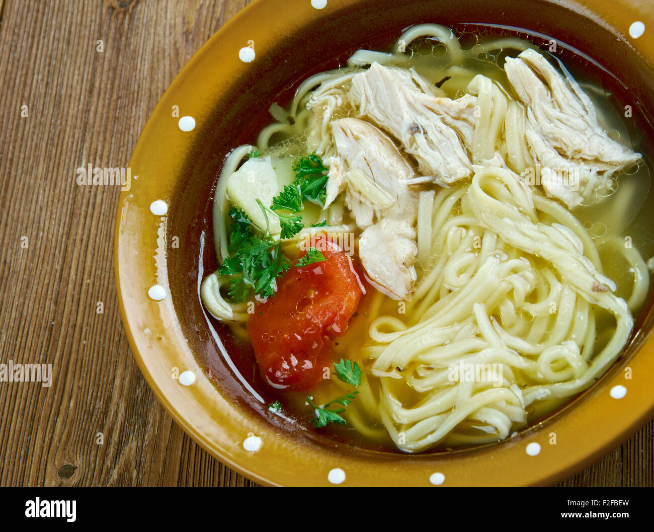 Ugra-osh -Uzbek pollo zuppa di noodle Foto Stock