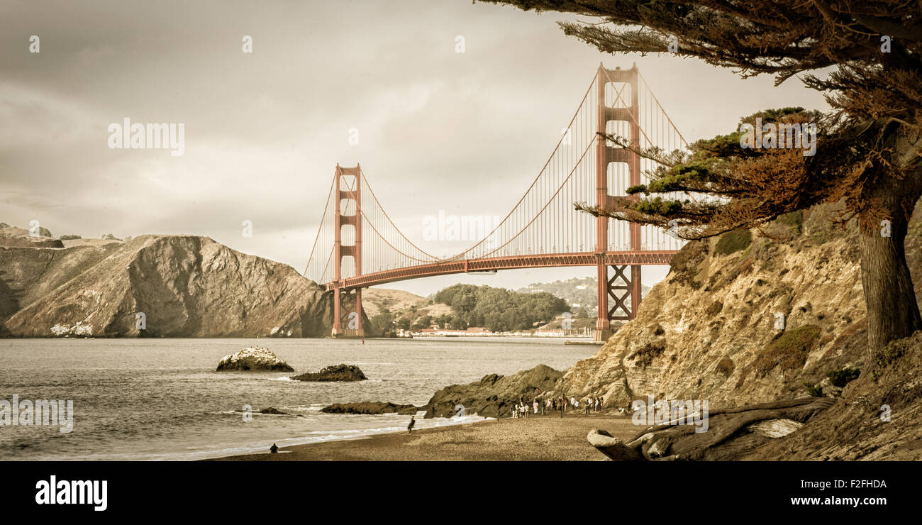 Golden Gate Bridge al di sopra della Baia di San Francisco, San Francisco, California, Stati Uniti d'America Foto Stock