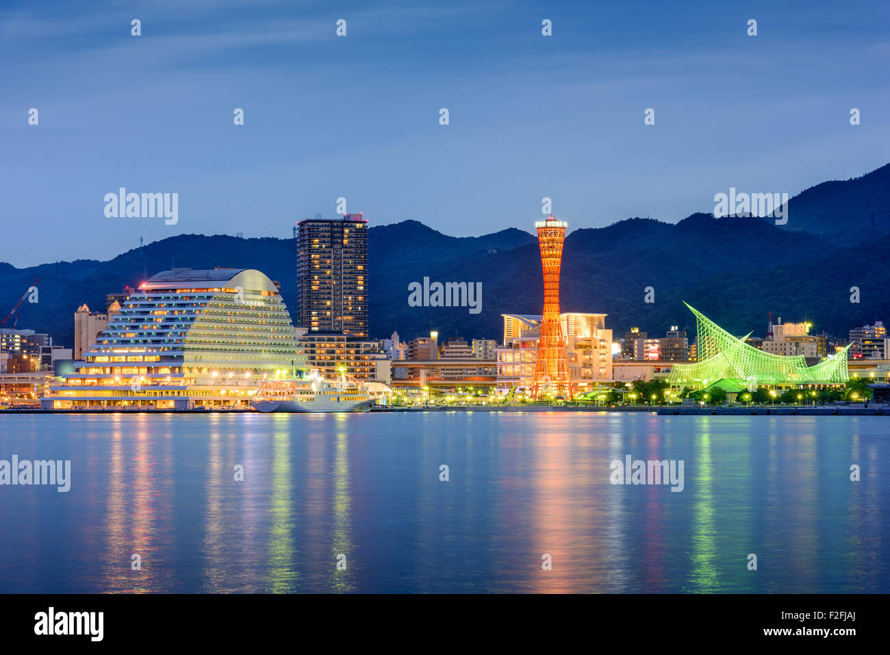 Kobe, Giappone skyline al porto. Foto Stock