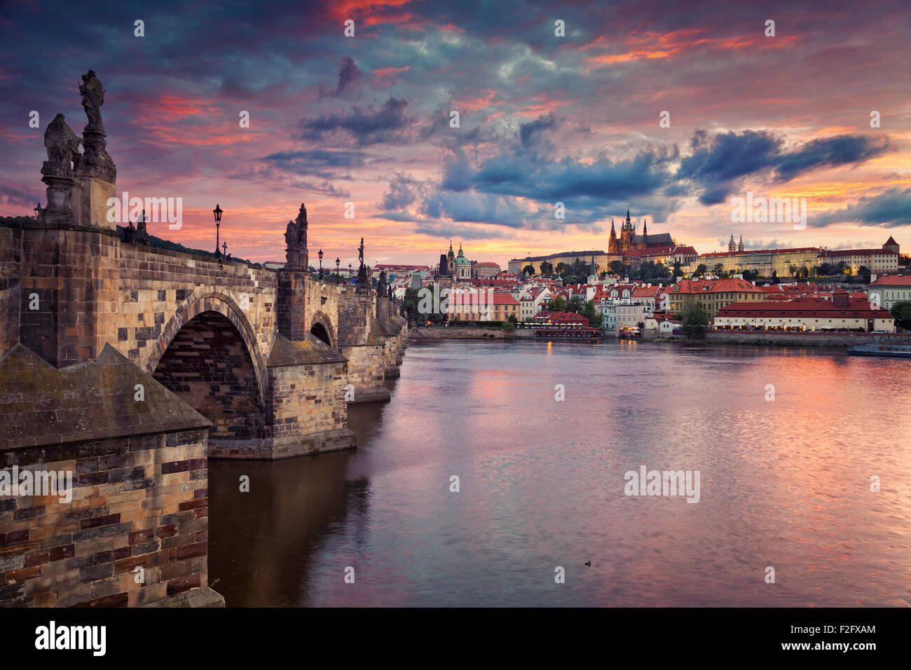 Praga. Immagine di Praga, capitale della Repubblica ceca, durante il bellissimo tramonto. Foto Stock