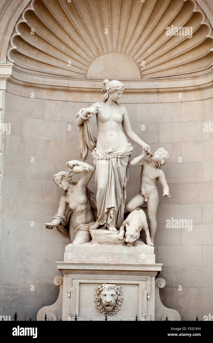 Foto di Thetis statua all'interno di una nicchia, Trieste - Italia Foto Stock