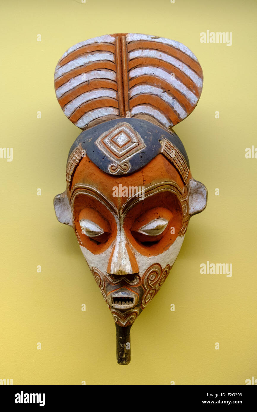 Maschera in legno statua Foto Stock