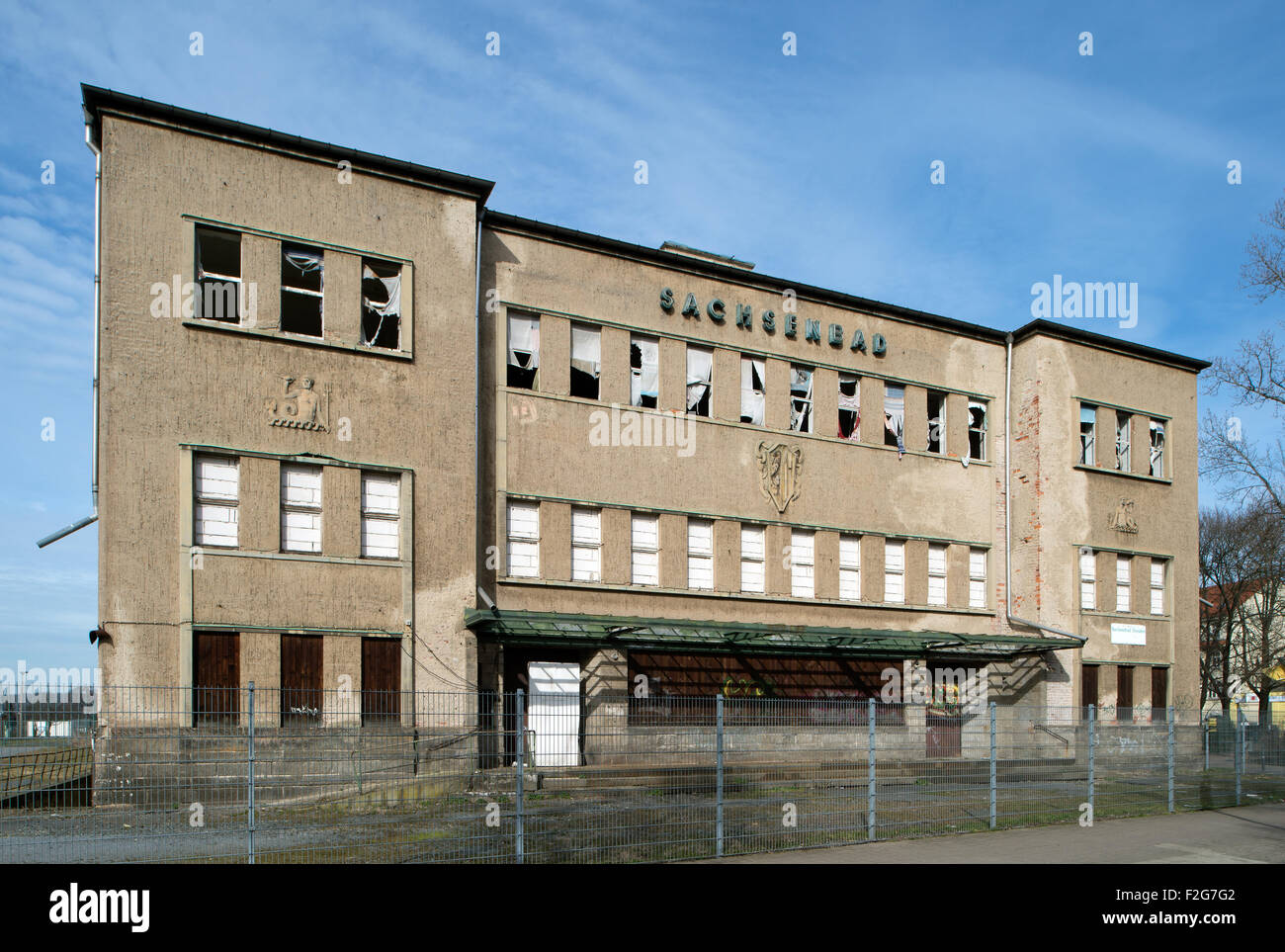 08.03.2015, Dresda, Sassonia, Germania - Il Sachsenbad in Dresden-Pieschen, costruito 1928-1929, progettato da Paolo lupo in stile Foto Stock