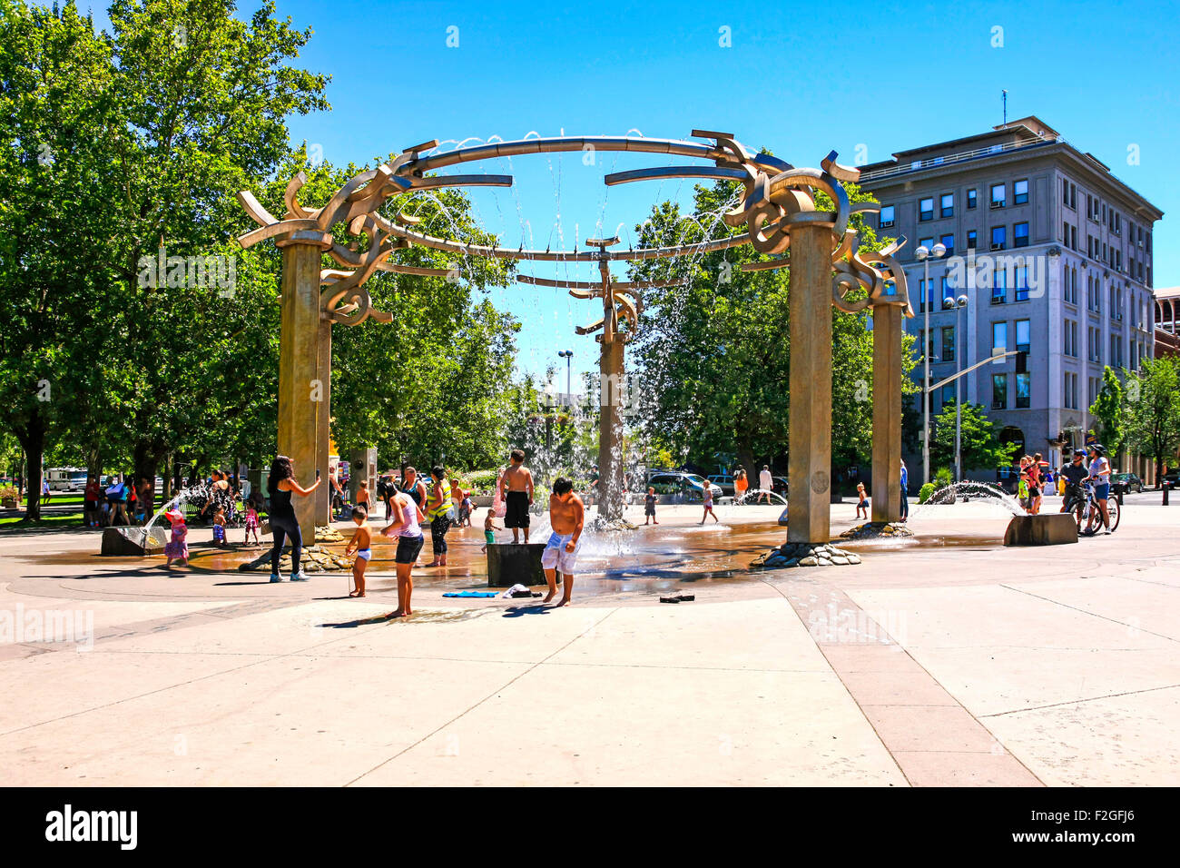 Il Riverfront Park Fontana rotante su Howard Street presso l'entrata sud di Riverfront Park a Spokane Washington Foto Stock