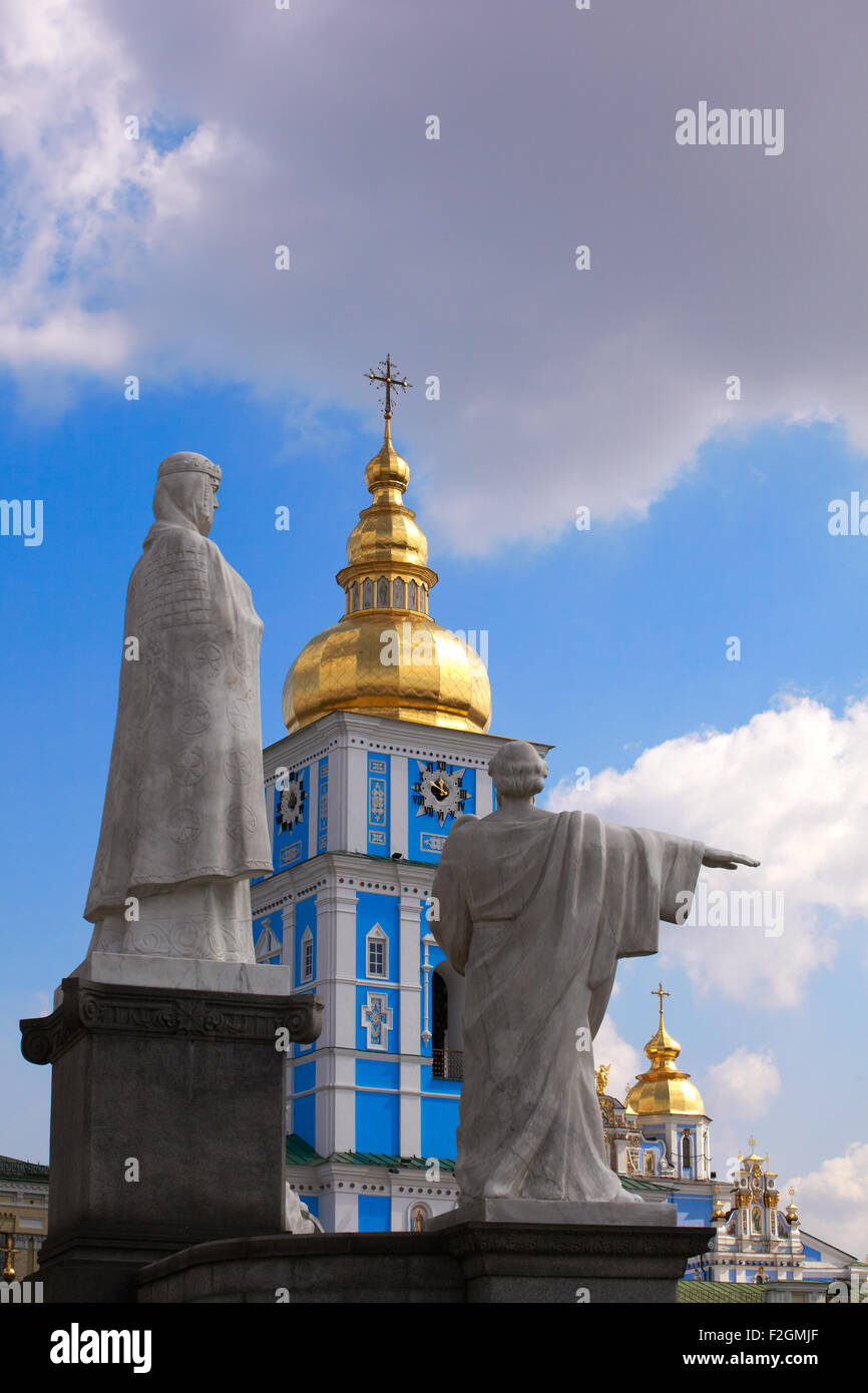 Statua di San Michele, Cattedrale di Kiev - Ucraina Foto Stock