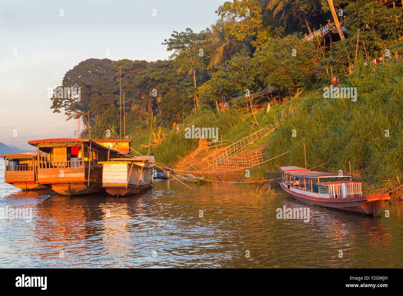 Il Boathouse sul fiume Mekong, Luang Prabang, Laos Foto Stock