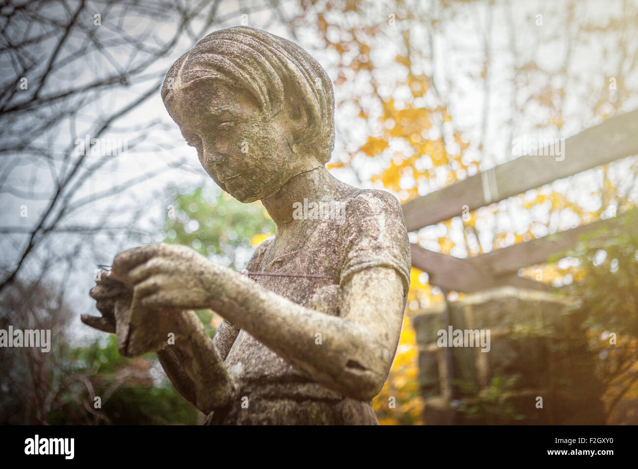 Giardino statua di maglia donna. Foto Stock