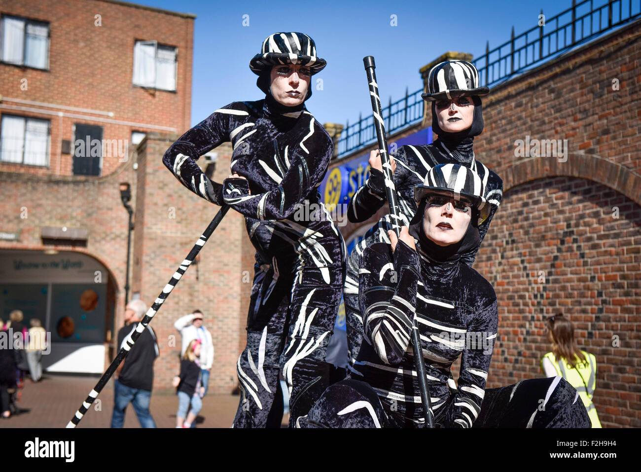 Witham, Essex. 19 settembre 2015. Stalker che figurano a Witham Festival Internazionale del Teatro di Figura in Essex. Fotografo: Gordon Scammell/Alamy Live News Foto Stock