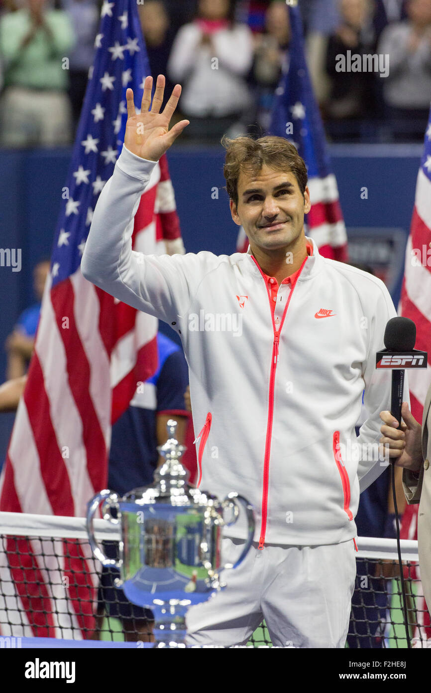 Roger Federer (SUI) durante la competizione degli uomini finale al 2015 US Open Tennis Foto Stock