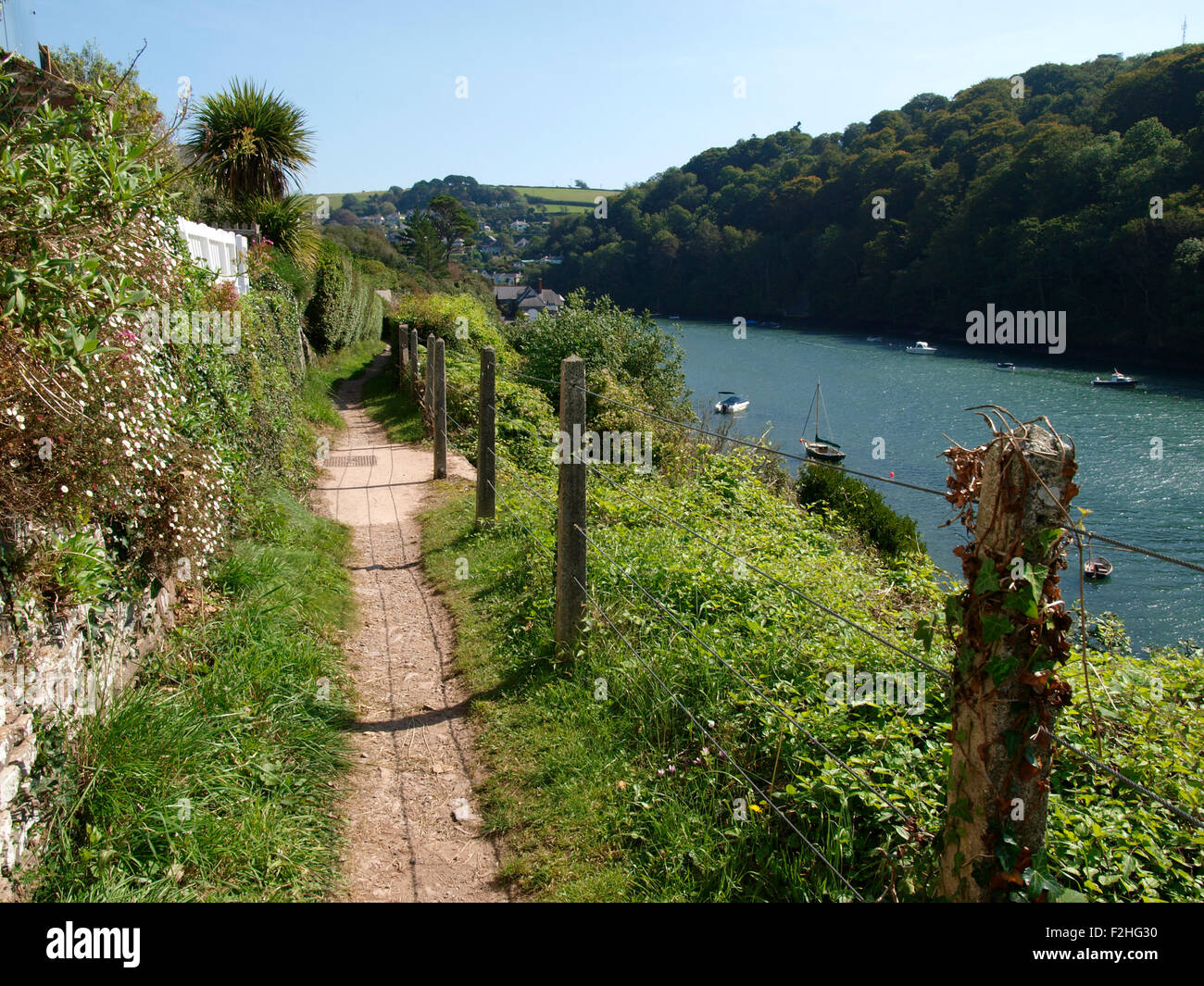 Il sentiero lungo il fiume Yealm a Newton Ferrers, Devon, Regno Unito Foto Stock