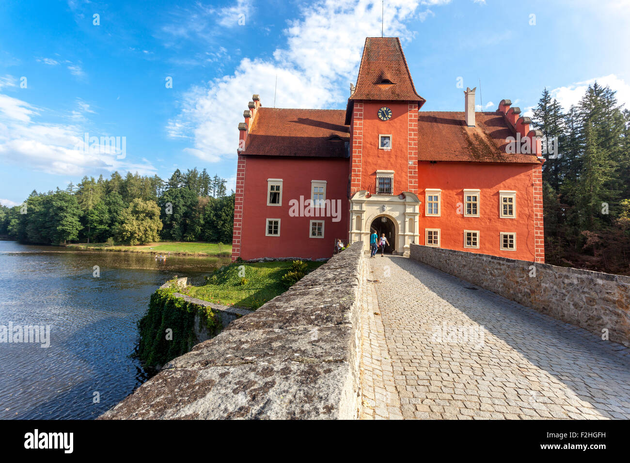 Castello di Cervena Lhota Monumento al Castello d'acqua rossa, Boemia meridionale paesaggio della Repubblica Ceca Foto Stock