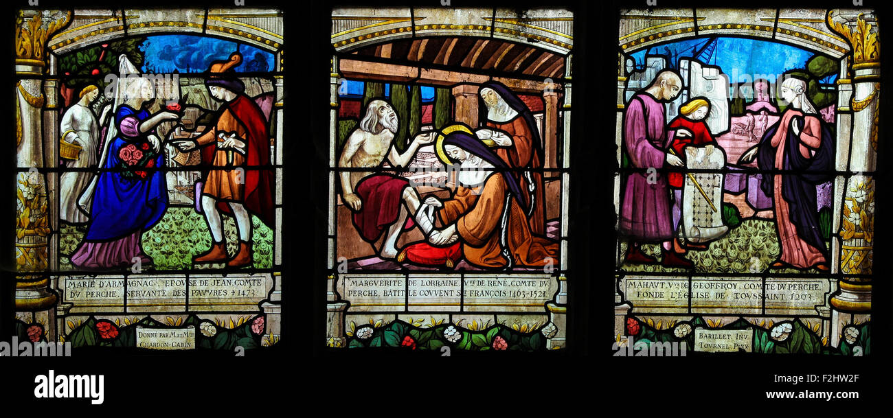 MORTAGNE (-AU-PERCHE, Francia - Luglio 20, 2015: vetrata raffigurante il Countesses di Perche, Mahaut de Buviere, Marie d'Armagna Foto Stock