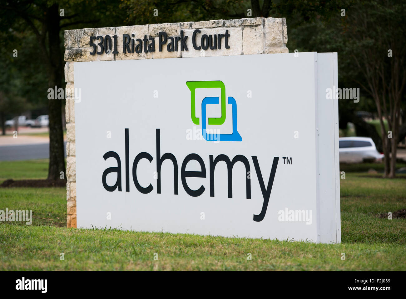 Un logo segno al di fuori della sede di alchimia sistemi, LP, in Austin, Texas, il 11 settembre 2015. Foto Stock