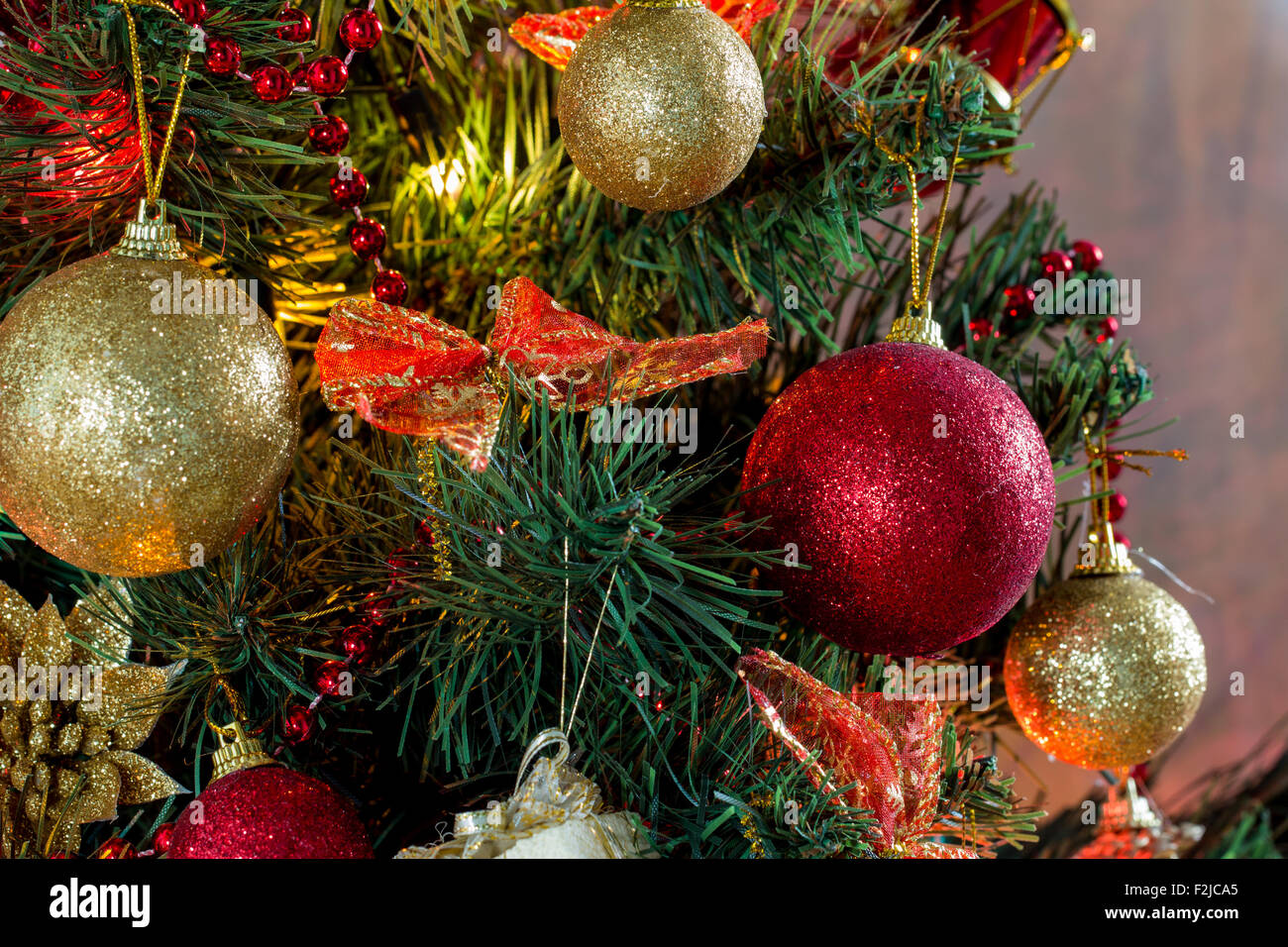 Close-up foto di albero di Natale decorato con sfere Foto Stock