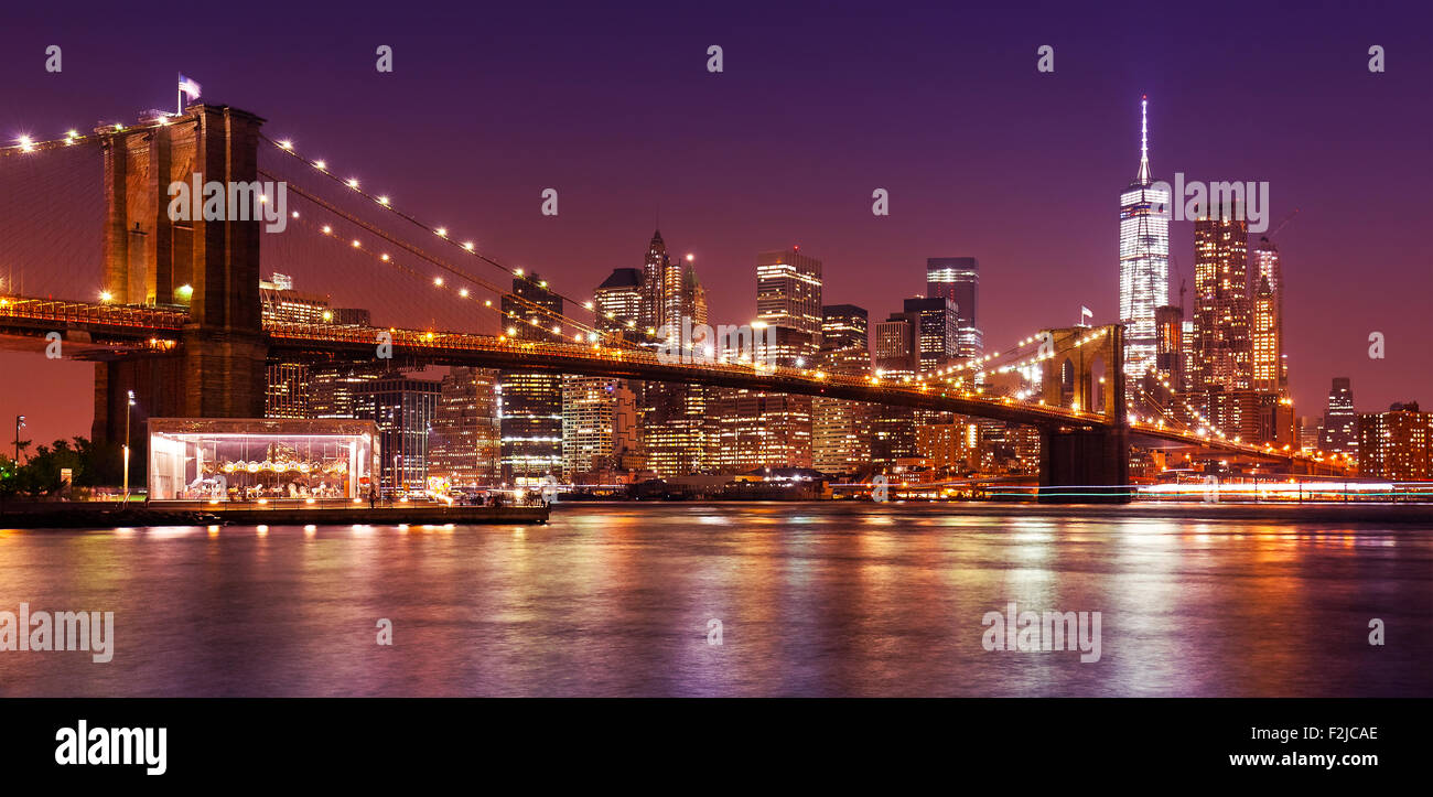 Il Ponte di Brooklyn e Manhattan di notte, la città di New York, Stati Uniti d'America. Foto Stock