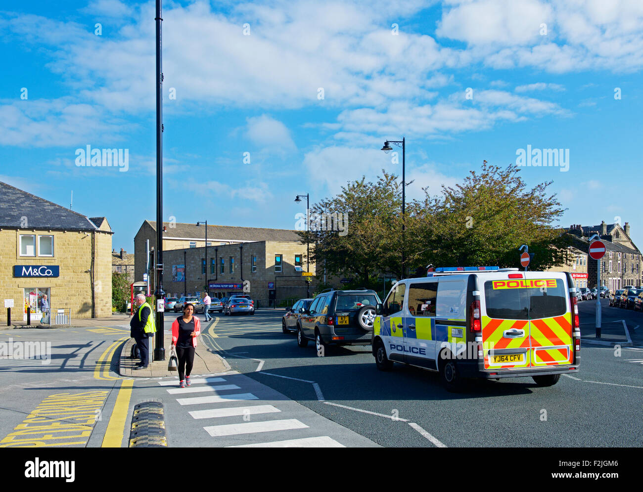 La polizia van a Otley, West Yorkshire, Inghilterra, Regno Unito Foto Stock