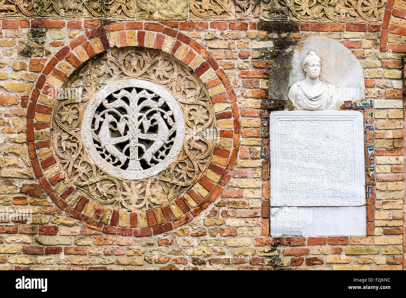 Abbazia di Pomposa è un monastero benedettino nel comune di Codigoro vicino a Ferrara, Italia. Foto Stock