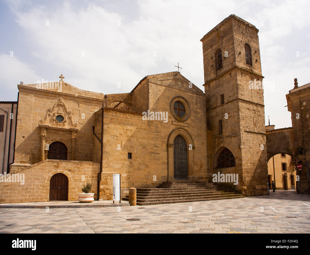 Vista di San Leone Basilica di Assoro, Sicilia. Italia Foto Stock